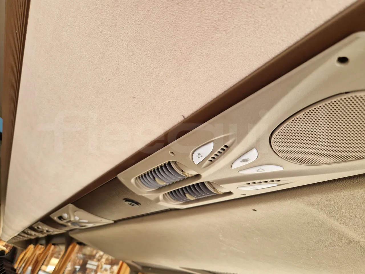 Iveco Magelys SFR210 - EUR5 - 331kW - 12.819m - folding seat photo