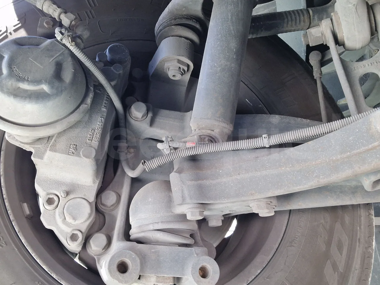 Iveco Magelys SFR210 - EUR5 - 331kW - 12.819m - front shock absorbers left