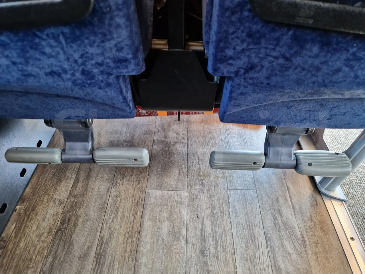 Iveco Magelys SFR210 - EUR5 - 331kW - 12.819m - power outlets detail