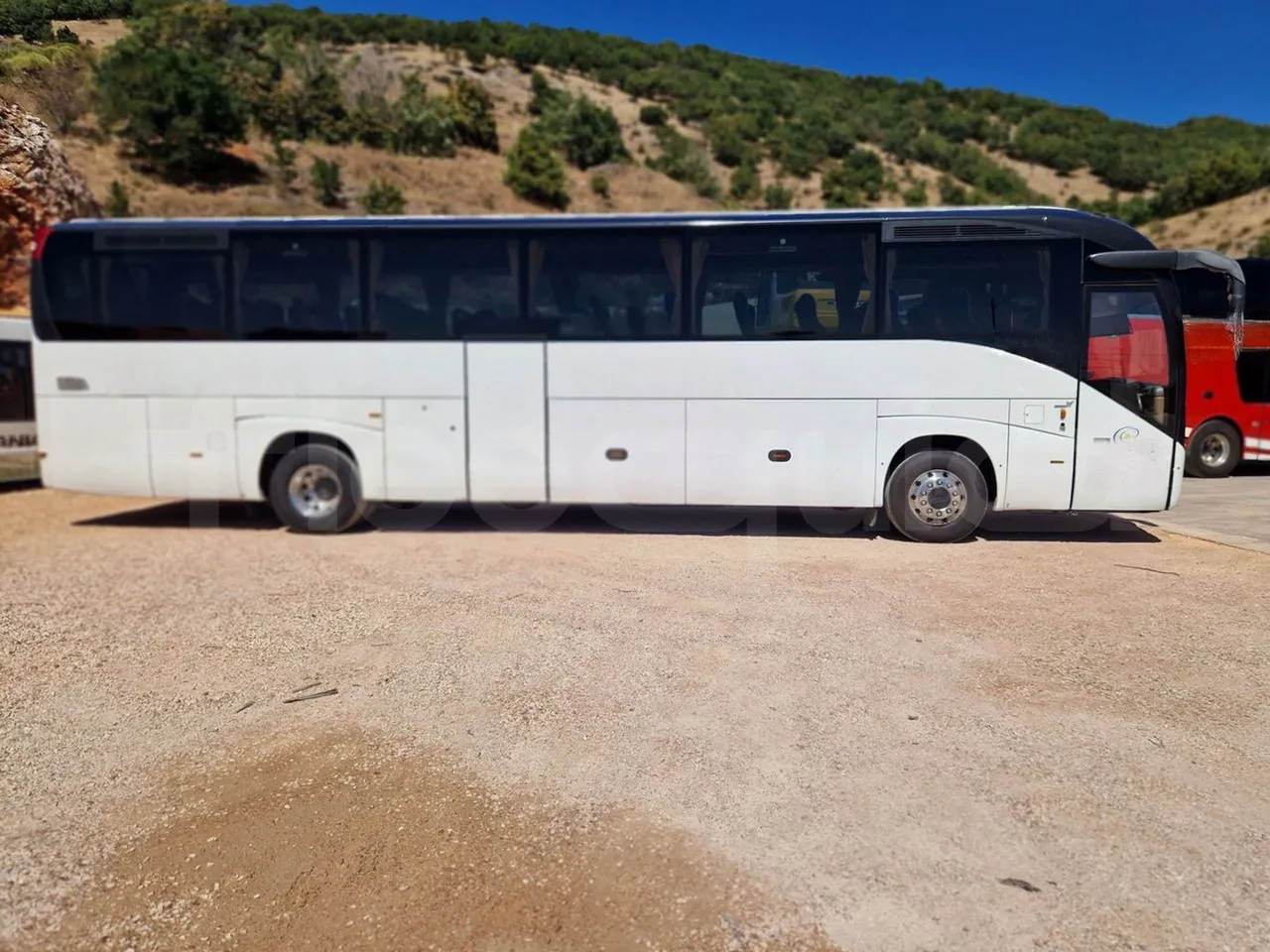 Iveco Magelys SFR210 - EUR5 - 331kW - 12.819m - right side doors closed