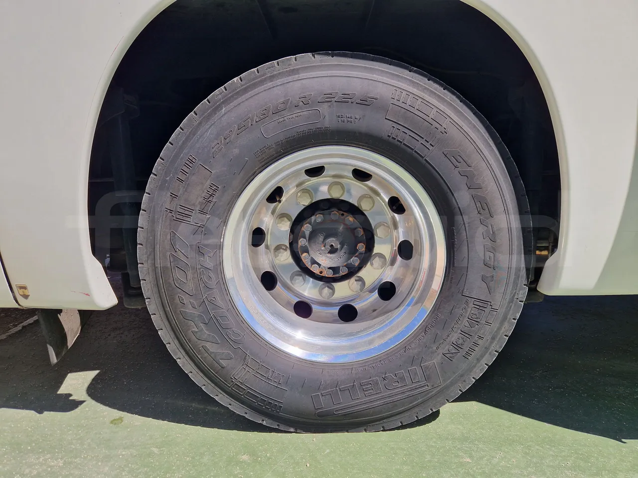 Iveco Magelys SFR210 - EUR5 - 331kW - 12.819m - rear left tire photo