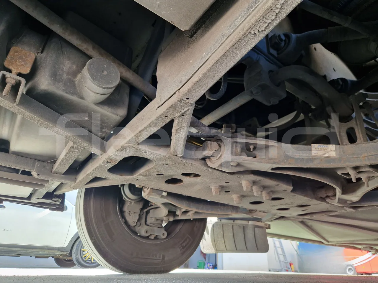 Iveco Magelys SFR210 - EUR5 - 331kW - 12.819m - front axle right side