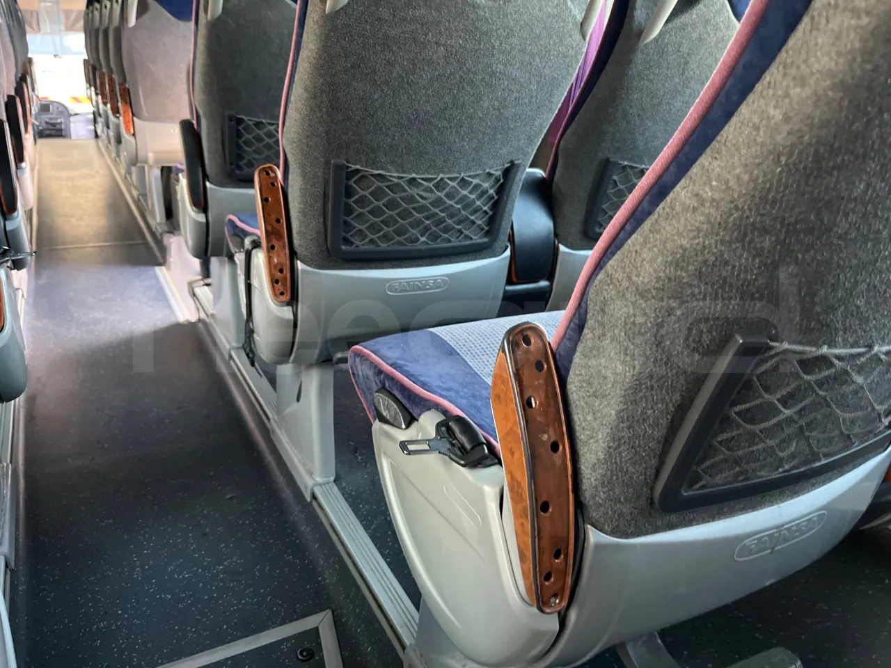 Irisbus 397E.12 397E.12 - Euro5 - 331kW -  12.410mt - armrest detail photo