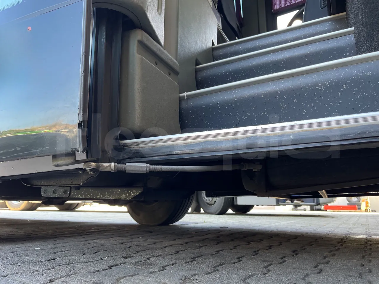 Irisbus 397E.12 397E.12 - Euro5 - 331kW -  12.410mt - door mechanism photo