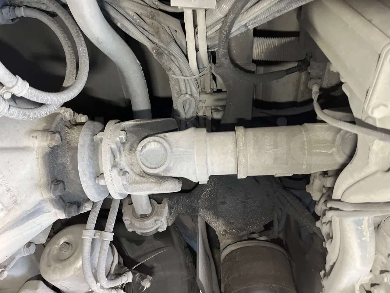 Irisbus 397E.12 397E.12 - Euro5 - 331kW -  12.410mt - driveshaft photo