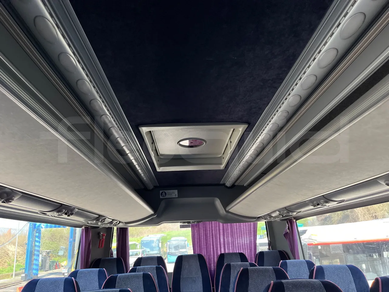 Irisbus 397E.12 397E.12 - Euro5 - 331kW -  12.410mt - roof hatch 1