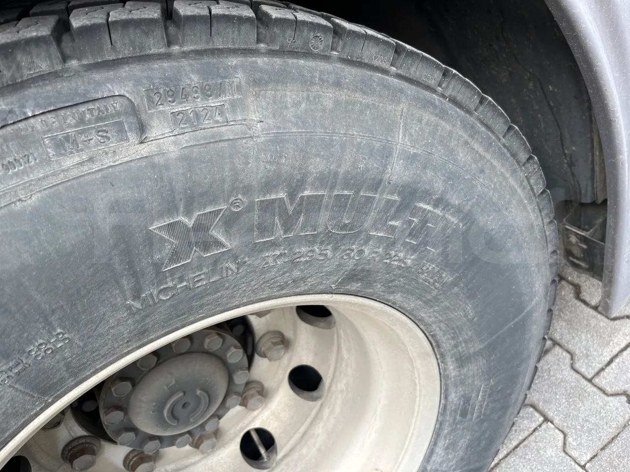 Irisbus 397E.12 397E.12 - Euro5 - 331kW -  12.410mt - tread condition front tires right