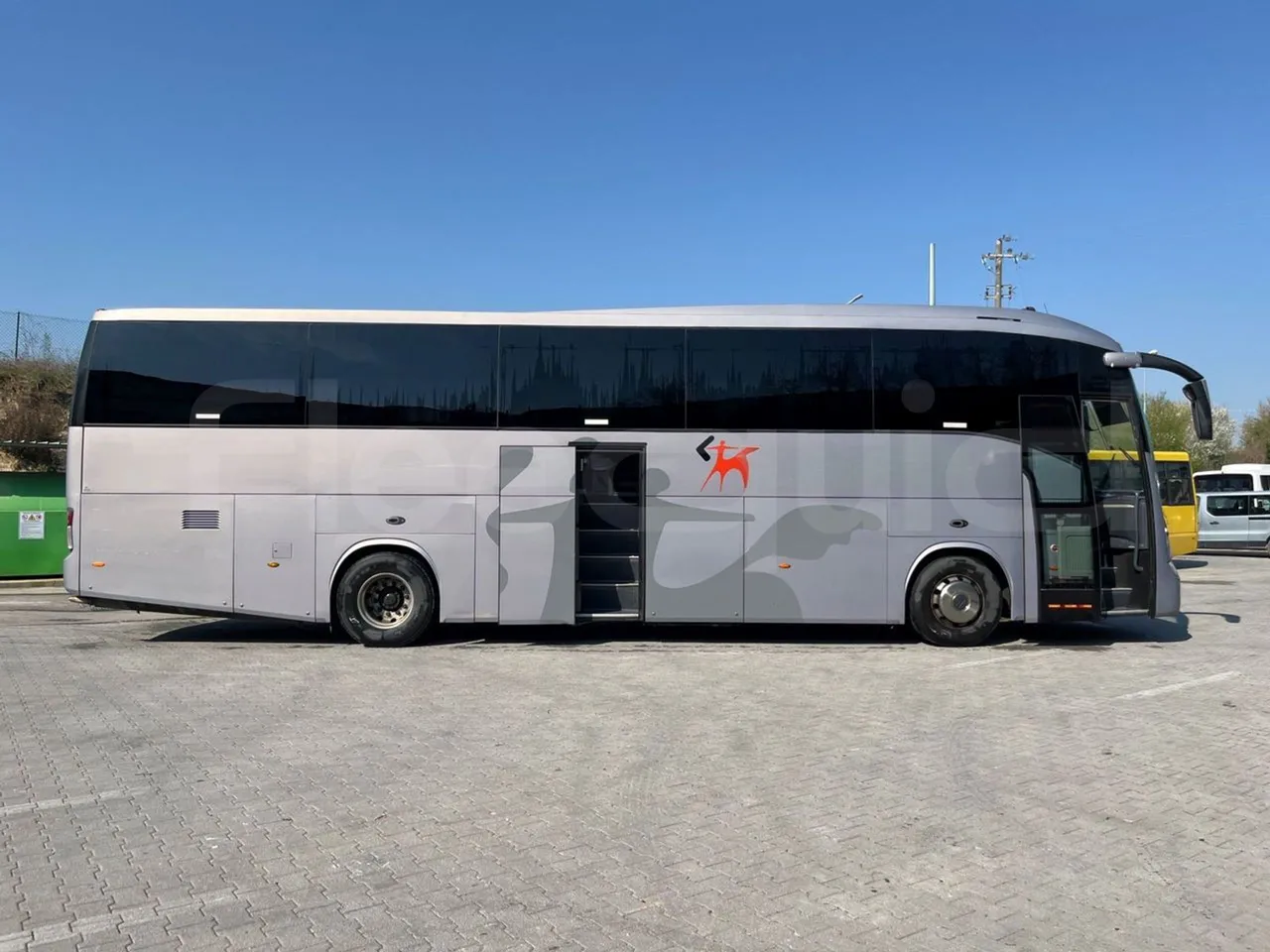 Irisbus 397E.12 397E.12 - Euro5 - 331kW -  12.410mt - right side doors open