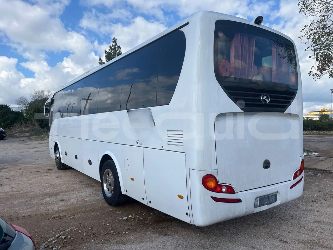 King Long XMQ6996 XMQ6996 / Euro 5 - 215 Kw - 9.895 Mt - 3/4 left rear side