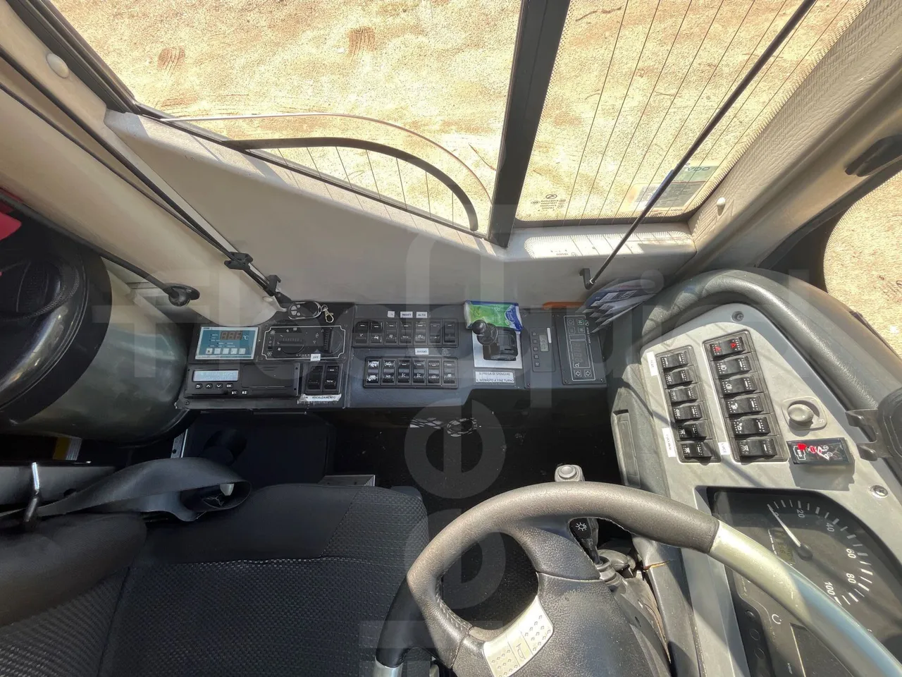 King Long XMQ6996 XMQ6996 / Euro 5 - 215 Kw - 9.895 Mt - radio accessories photo