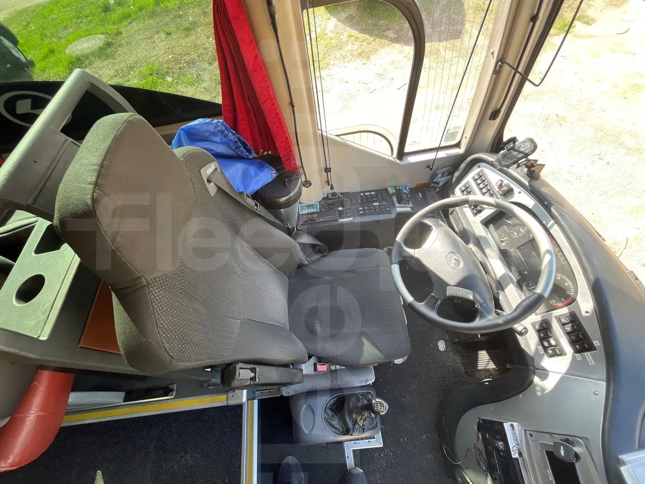 King Long XMQ6996 XMQ6996 / Euro 5 - 215 Kw - 9.895 Mt - driver's seat photo