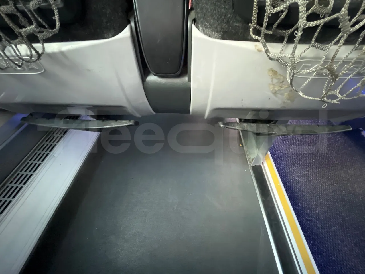 King Long XMQ6996 XMQ6996 / Euro 5 - 215 Kw - 9.895 Mt - footrest detail photo