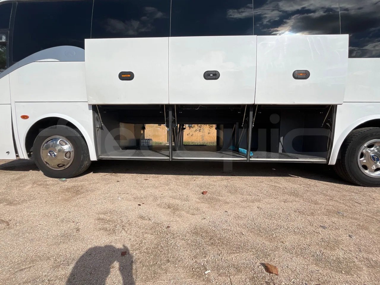King Long XMQ6996 XMQ6996 / Euro 5 - 215 Kw - 9.895 Mt - luggage rack photo