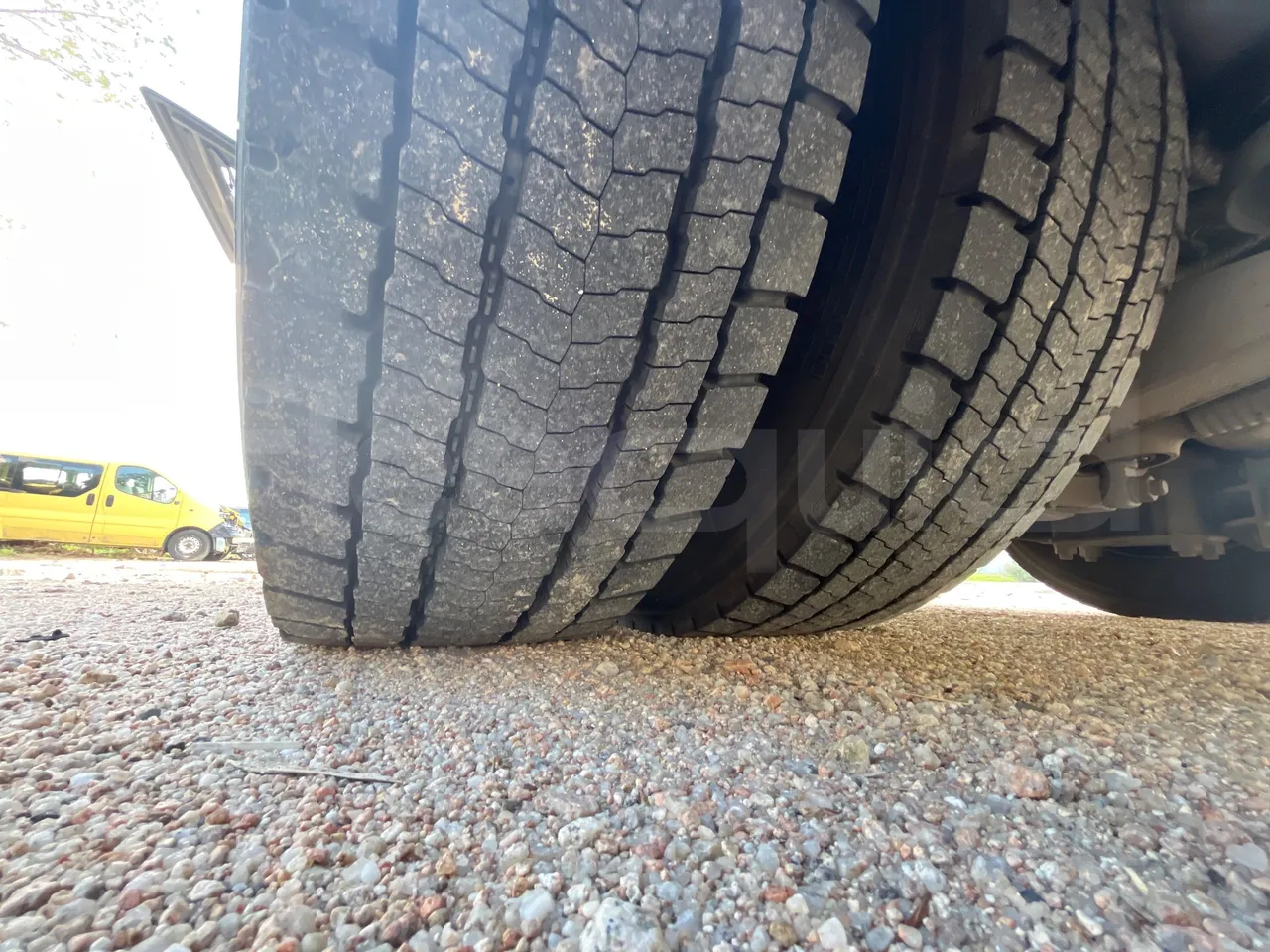 King Long XMQ6996 XMQ6996 / Euro 5 - 215 Kw - 9.895 Mt - tread condition second axle tires right