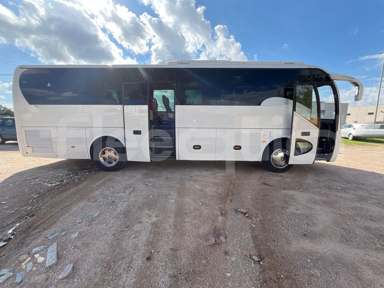 King Long XMQ6996 XMQ6996 / Euro 5 - 215 Kw - 9.895 Mt - right side doors open