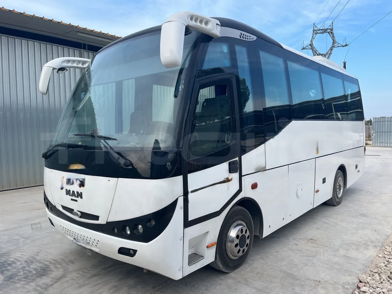 Man Dexon - 3/4 Front Left Side