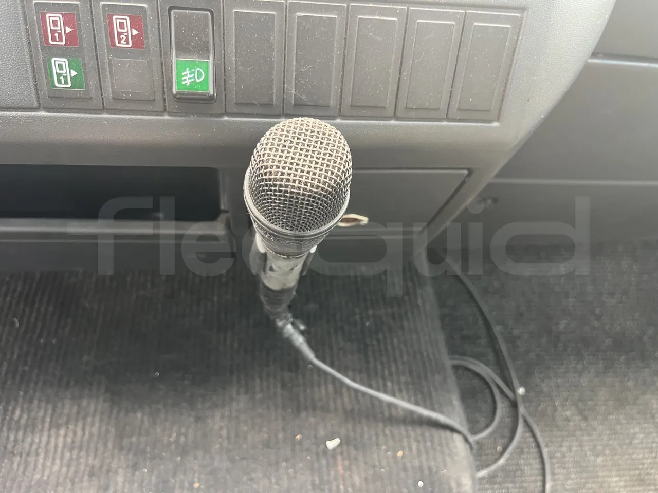 Man Dexon - Hostess Microphone