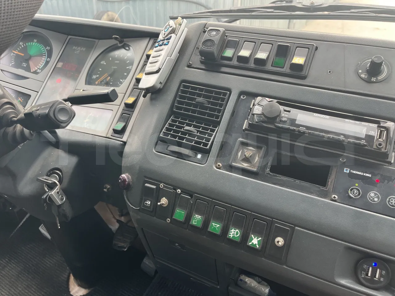 Man Dexon - Onboard Device 2