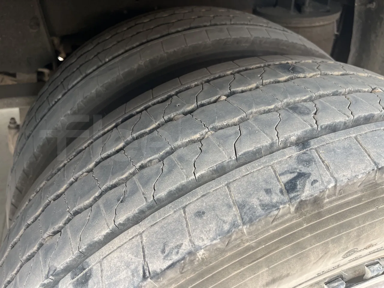Man Dexon - Second Axle Left Side: Complete Wheel
