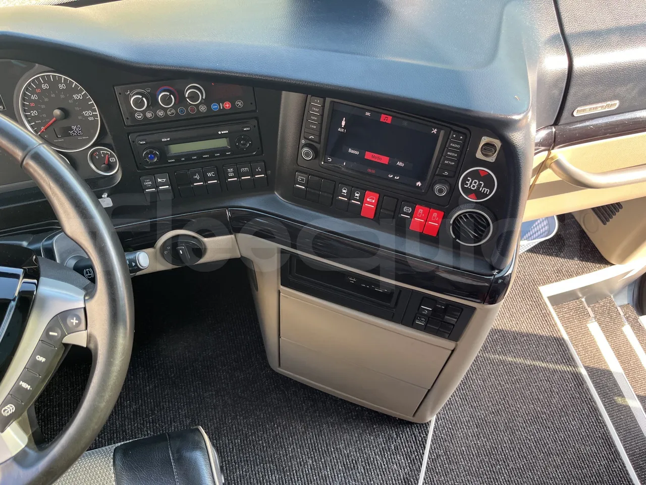 Neoplan Tourliner - Onboard Device 1