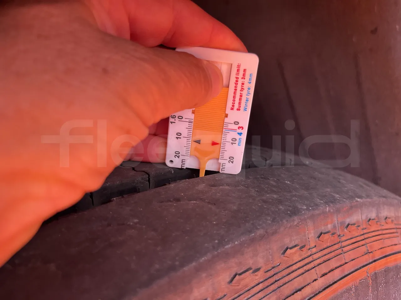 Neoplan Tourliner - First Axle Left Side: Tyre Thickness