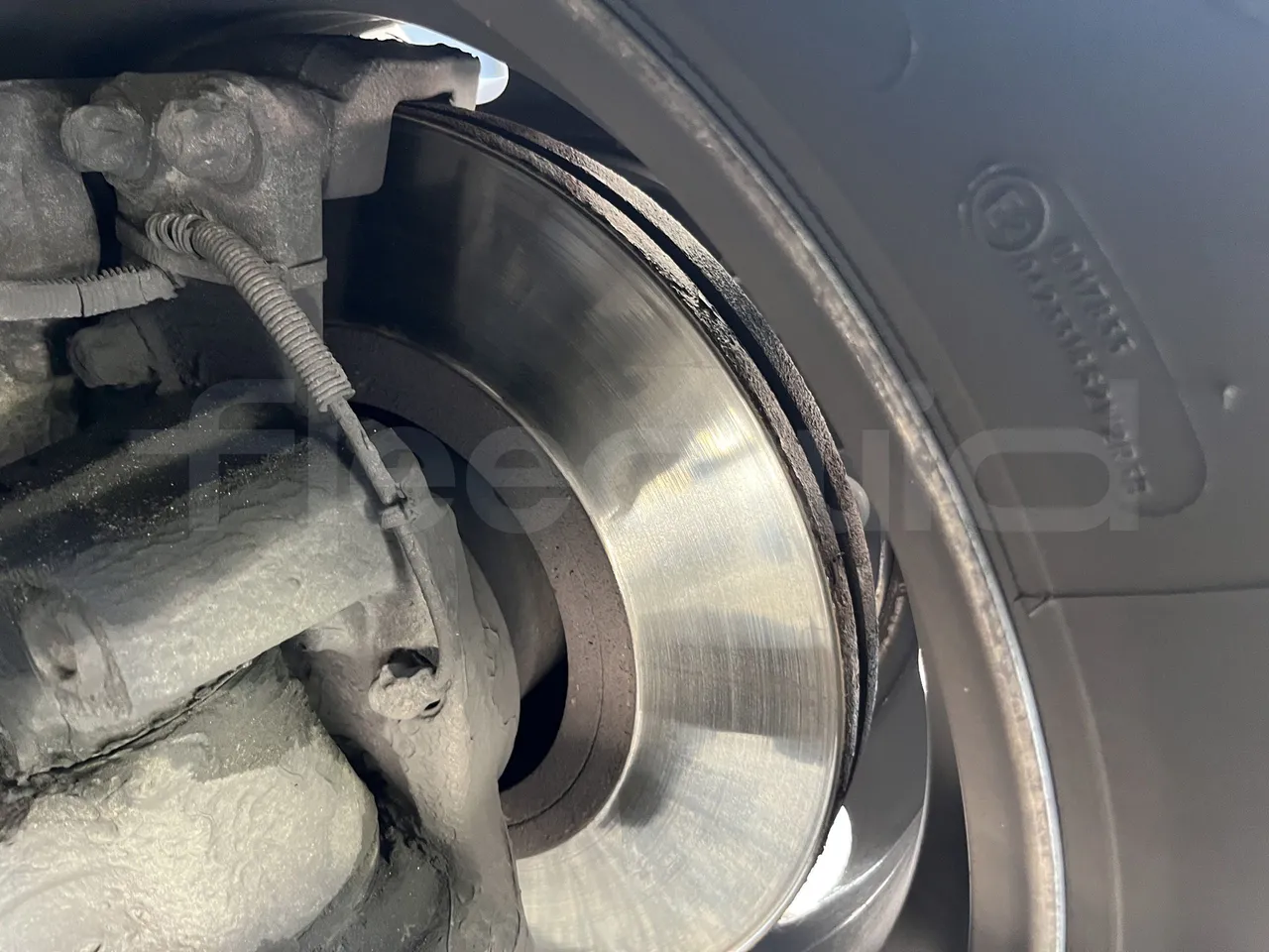 Neoplan Tourliner - First Axle Discs Left Side