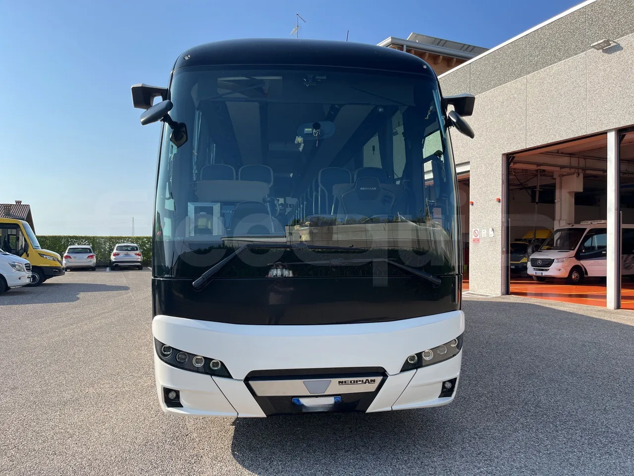 Neoplan Tourliner - Front
