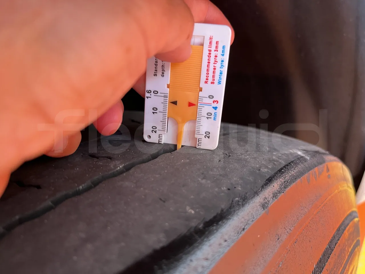 Neoplan Tourliner - Second Axle Left Side: Tyre Thickness