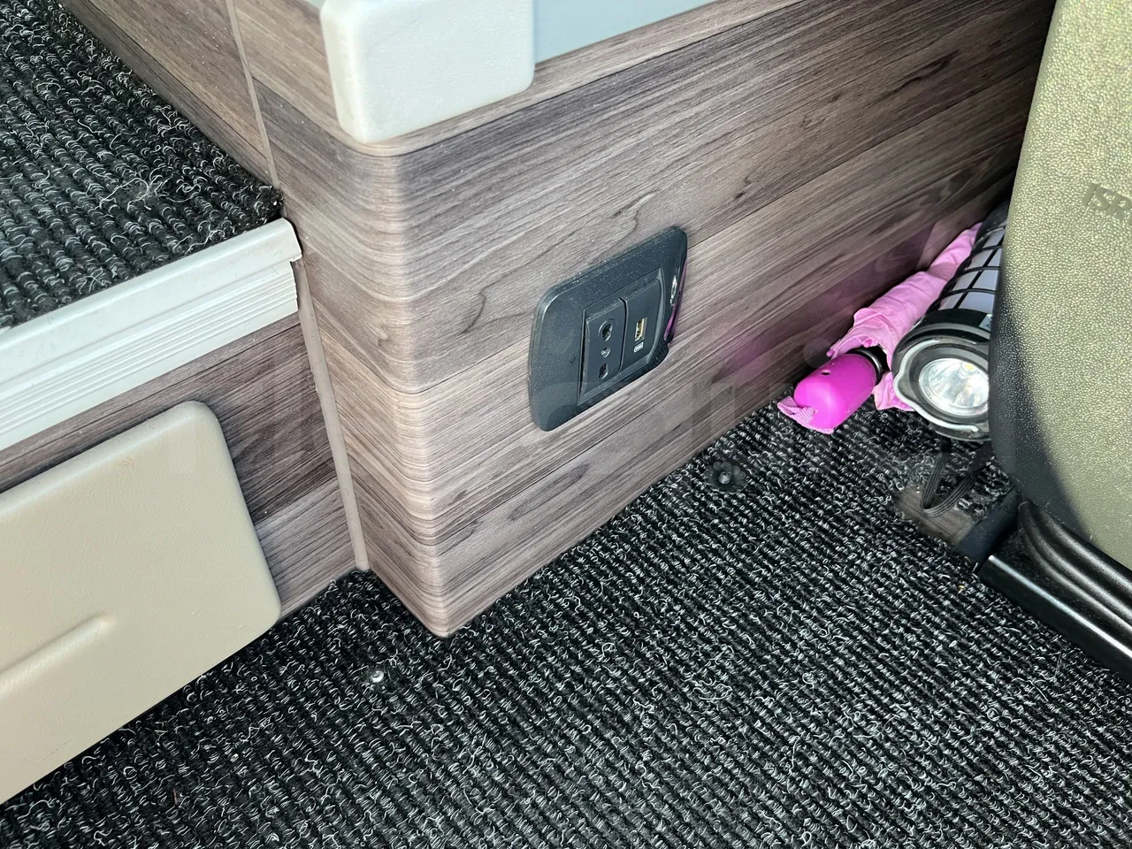 Neoplan Tourliner - Power Outlets