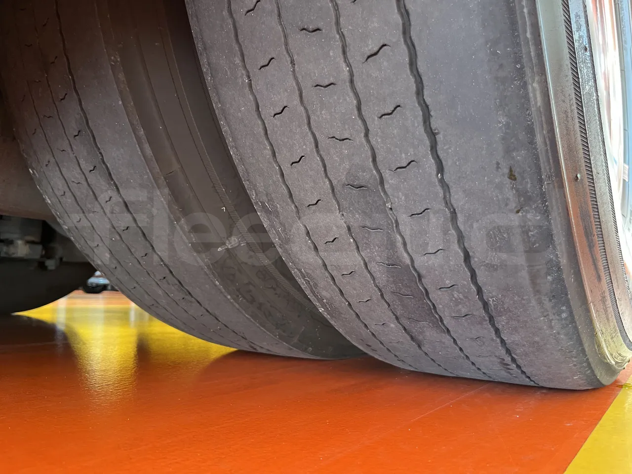 Neoplan Tourliner - Second Axle Left Side: Tyre Tread