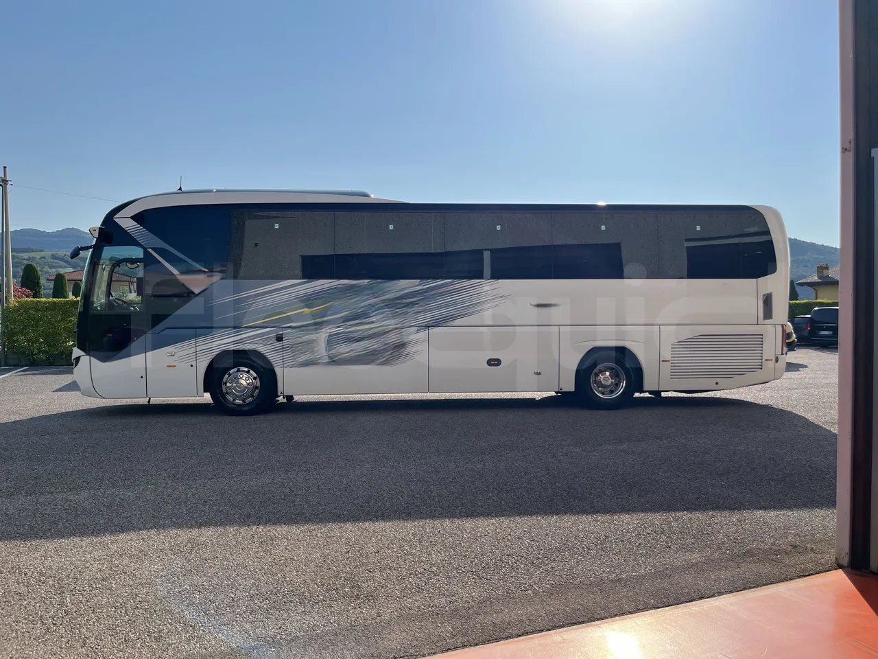Neoplan Tourliner - Left Side
