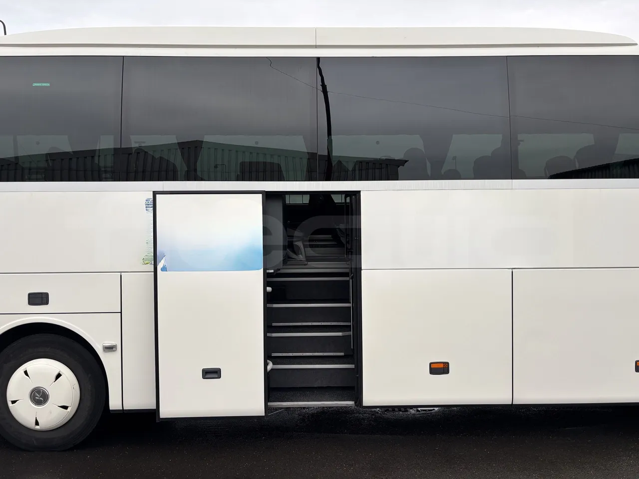 Setra S517 - Second Door Open