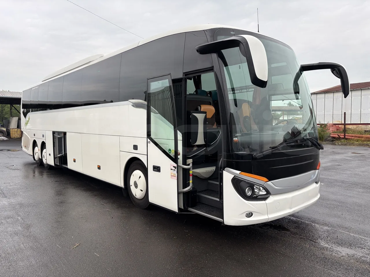 Setra S517 - 3/4 Front Right Side Doors Open