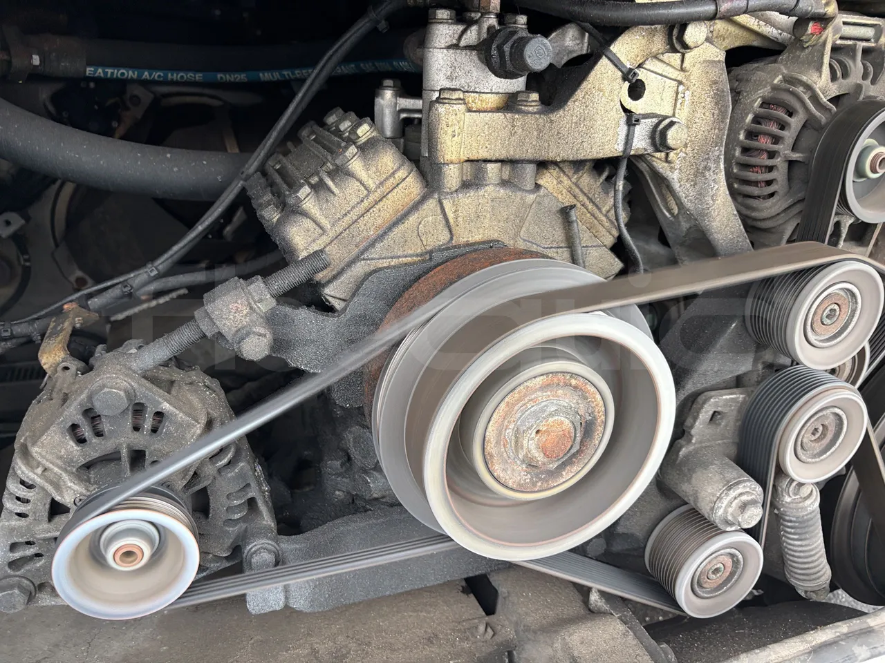Setra S517 - Air Conditioning Compressor