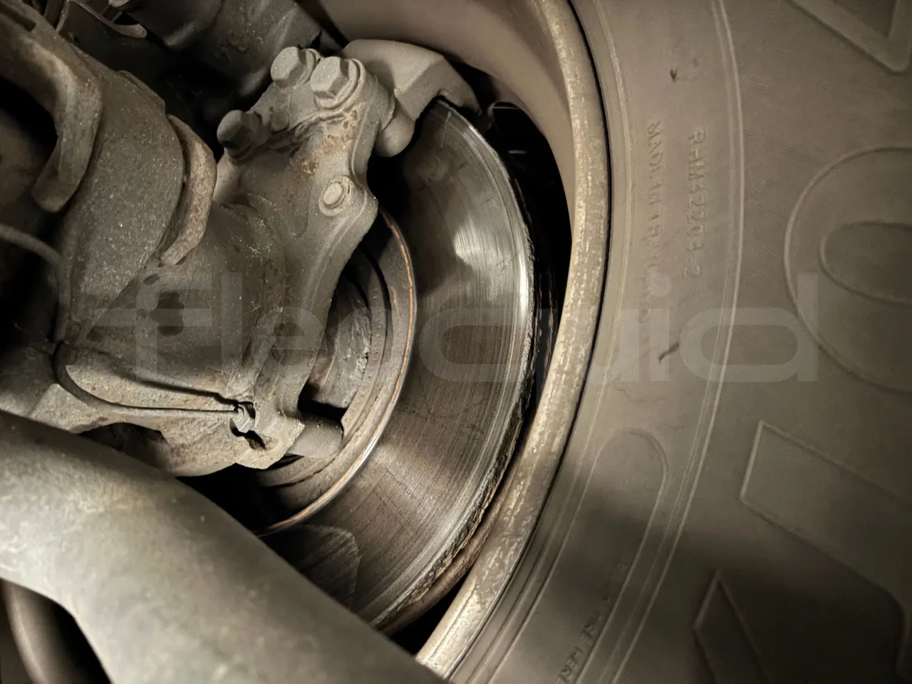 Setra S517 - Second Axle Discs Left Side