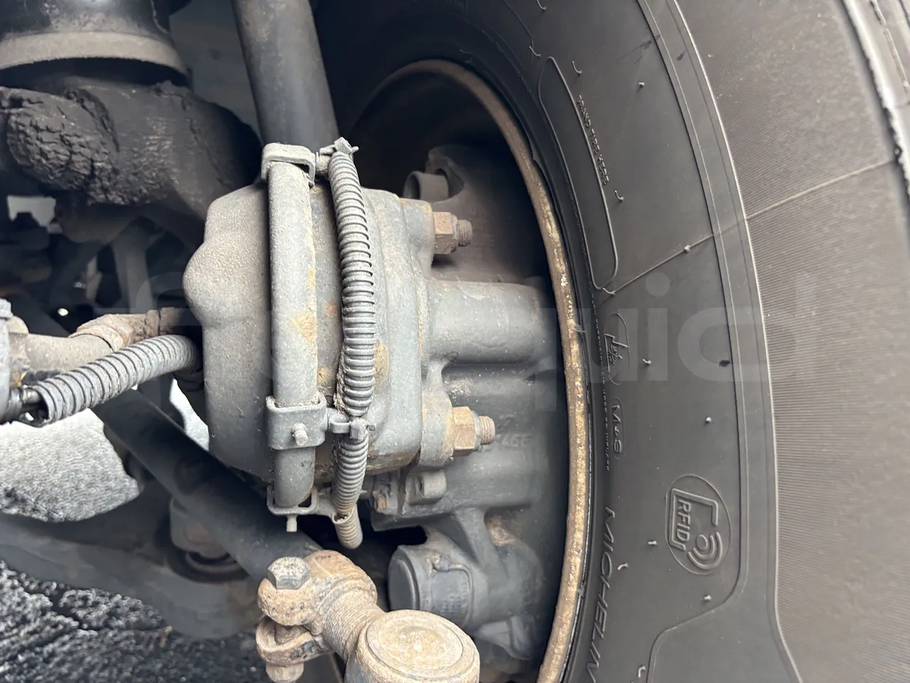 Setra S517 - First Axle Brake Calipers Left Side