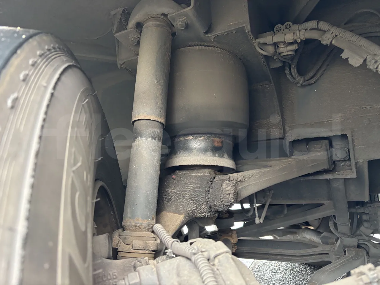 Setra S517 - First Axle Shock Absorbers Right Side