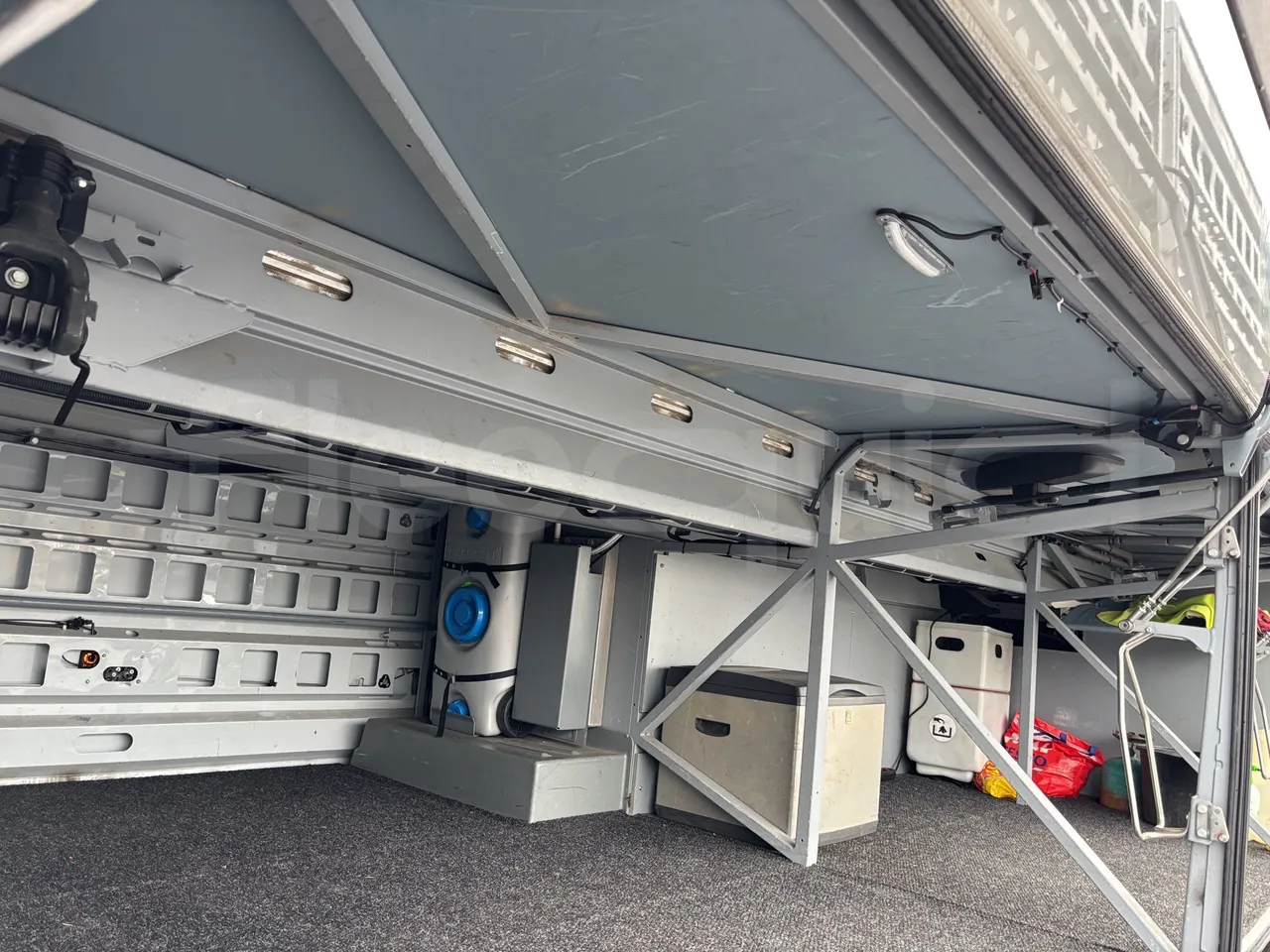 Setra S517 - Luggage