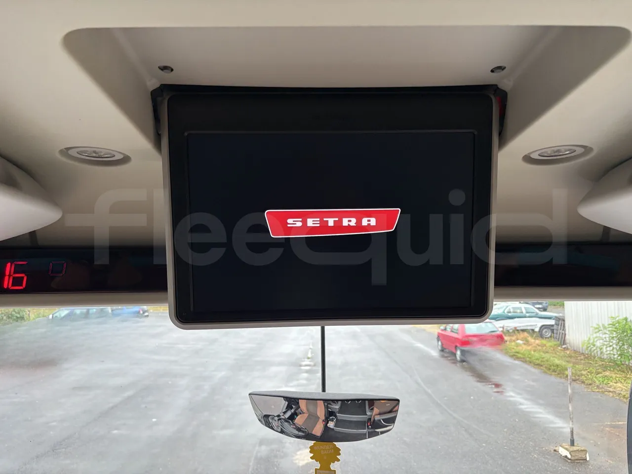 Setra S517 - Monitor