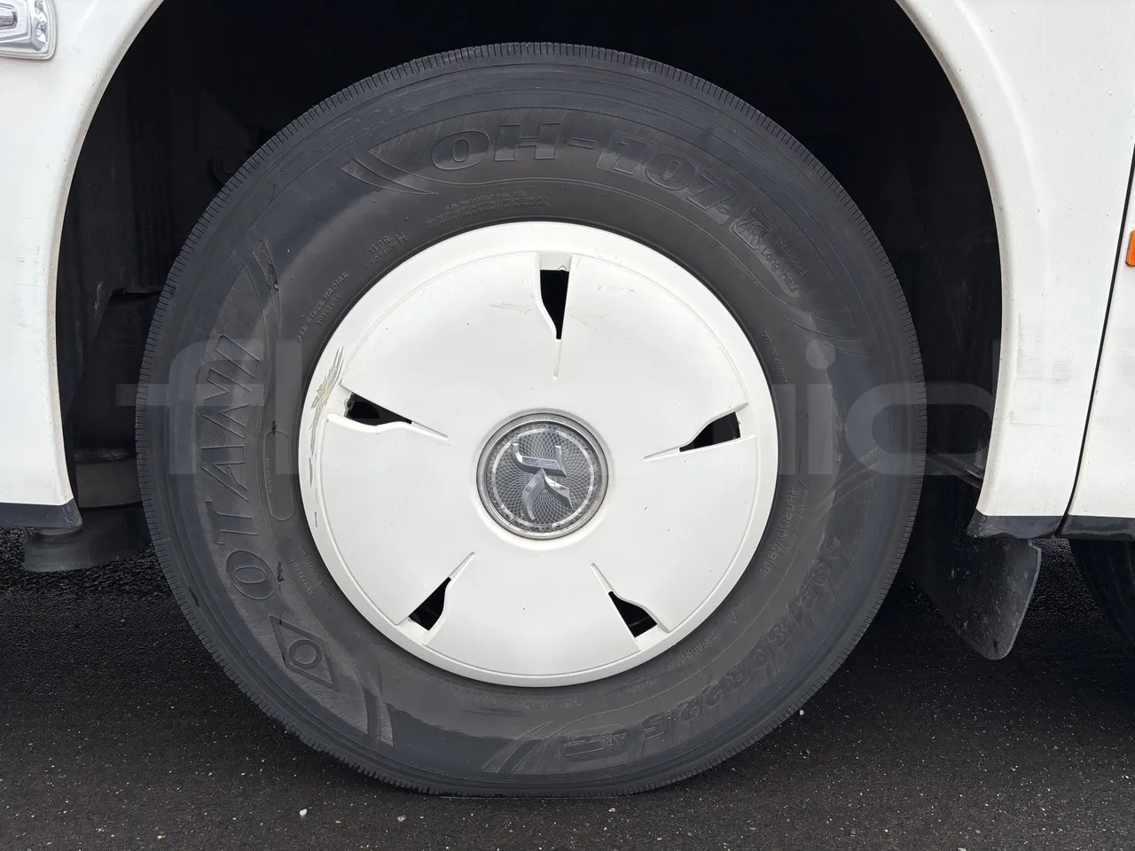 Setra S517 - Second Axle Left Side: Complete Wheel