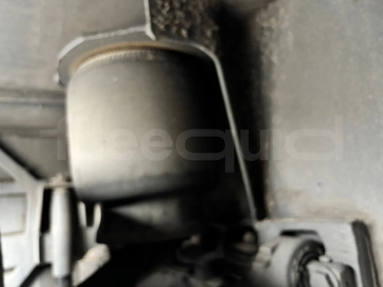 Setra S517 - Third Axle First Air Springs Left Side
