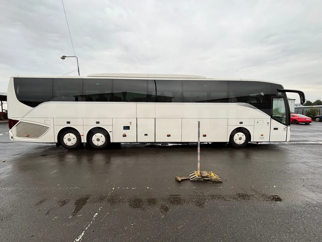 Setra S517 - Right Side
