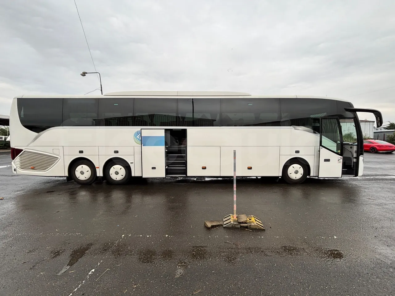 Setra S517 - Right Side Doors Open
