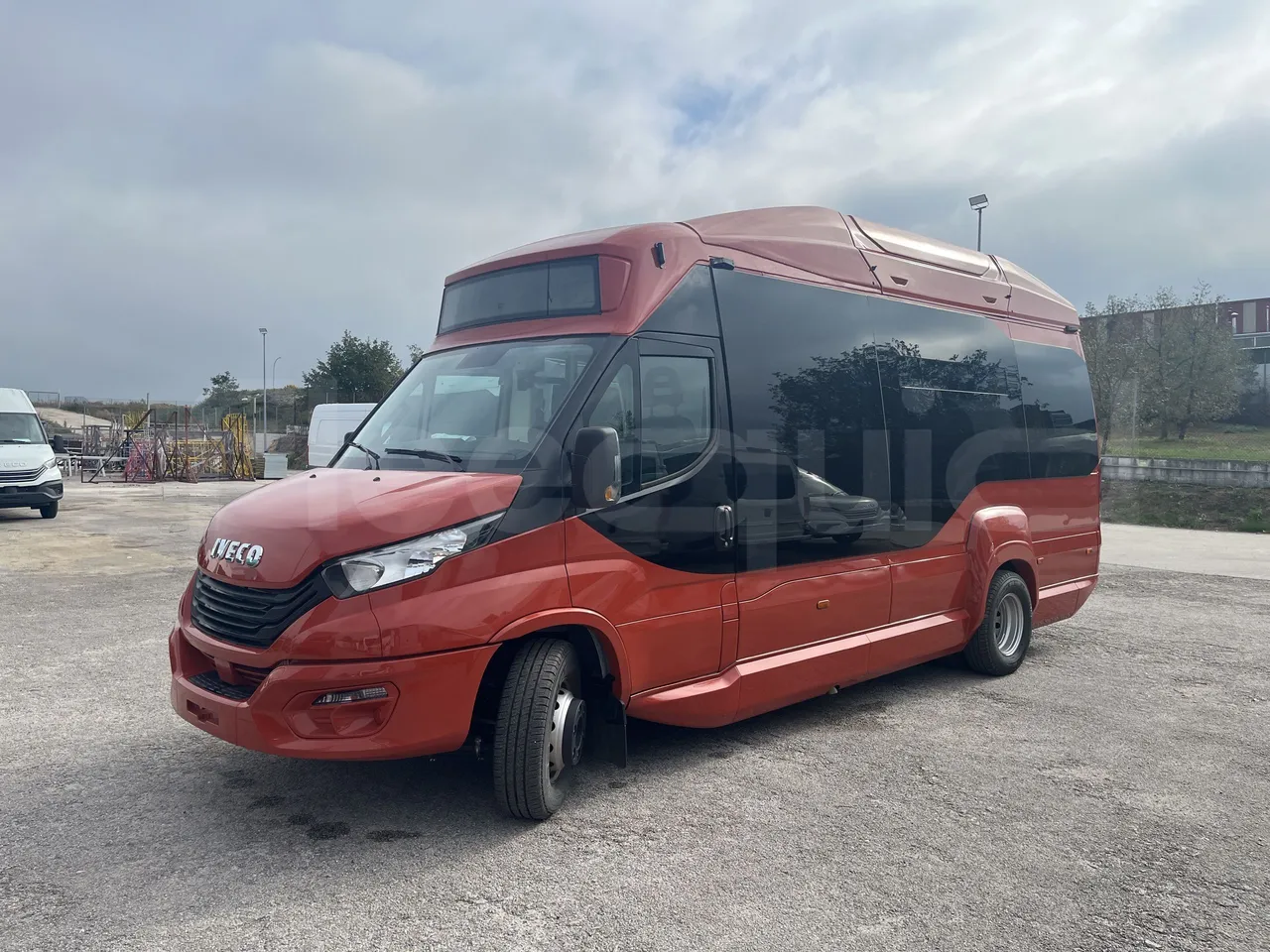 Iveco Daily - 3/4 Front Left Side