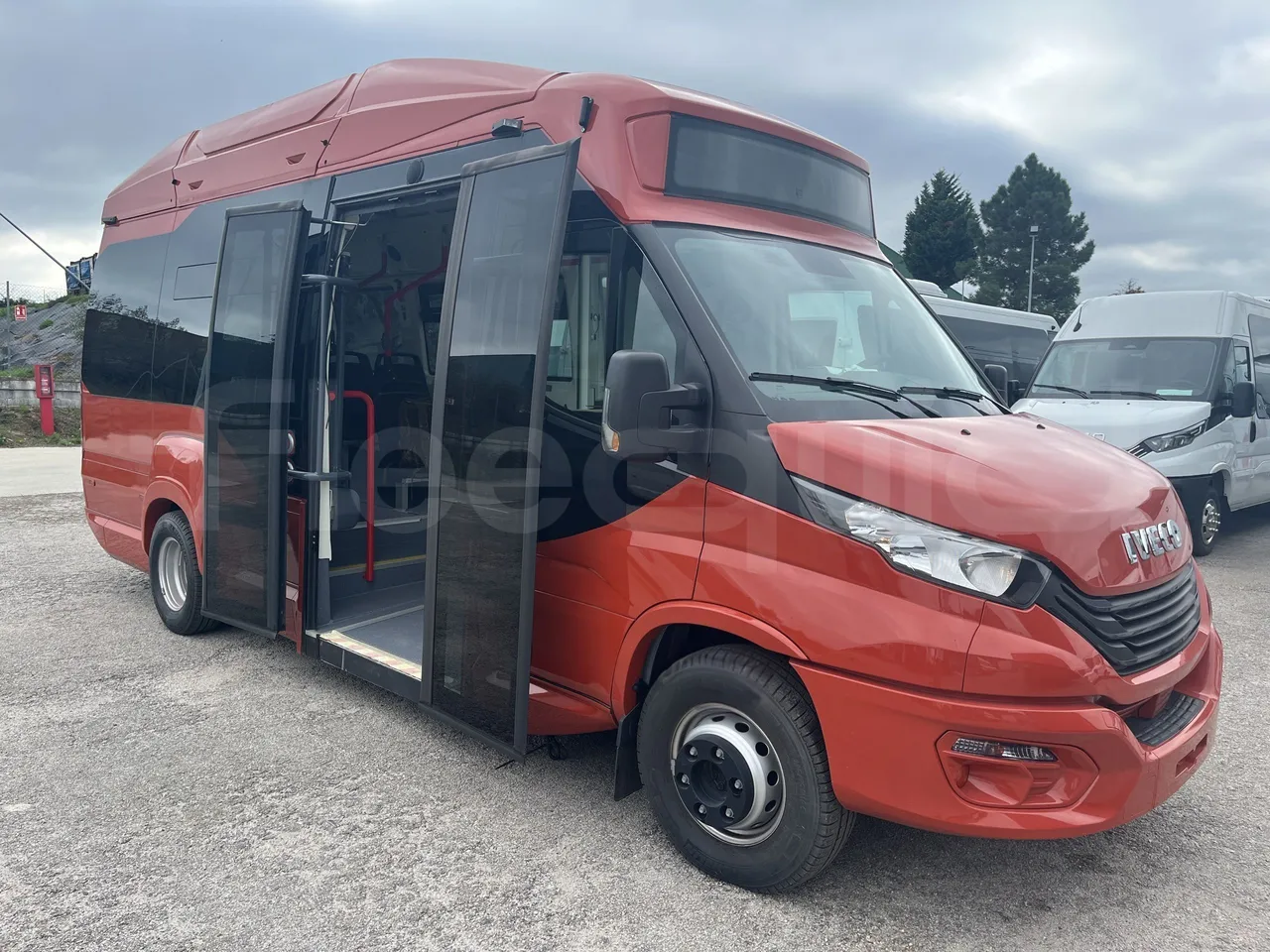 Iveco Daily - 3/4 Front Right Side Doors Open