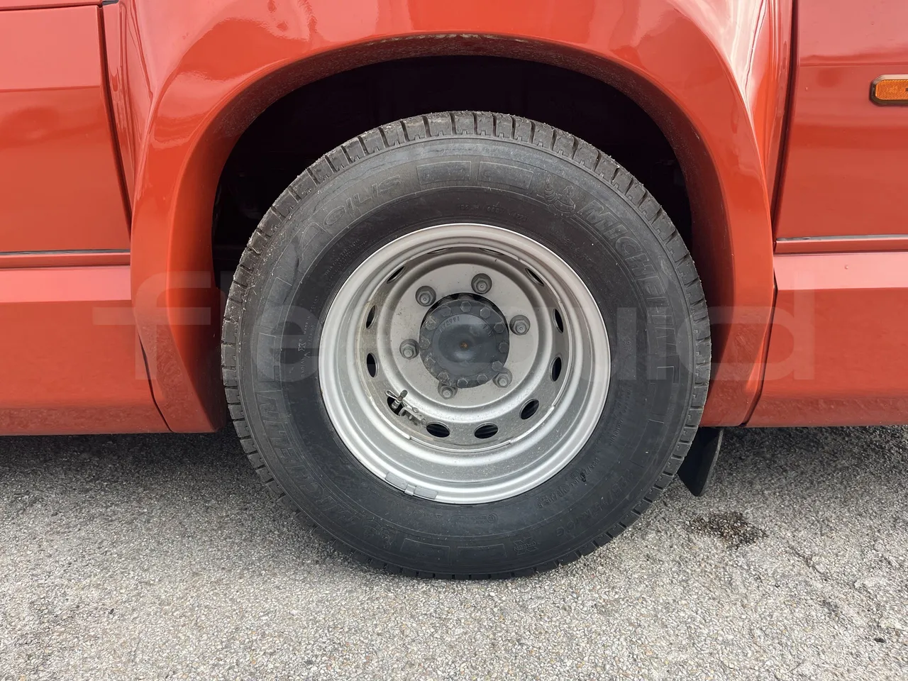 Iveco Daily - Second Axle Left Side: Complete Wheel