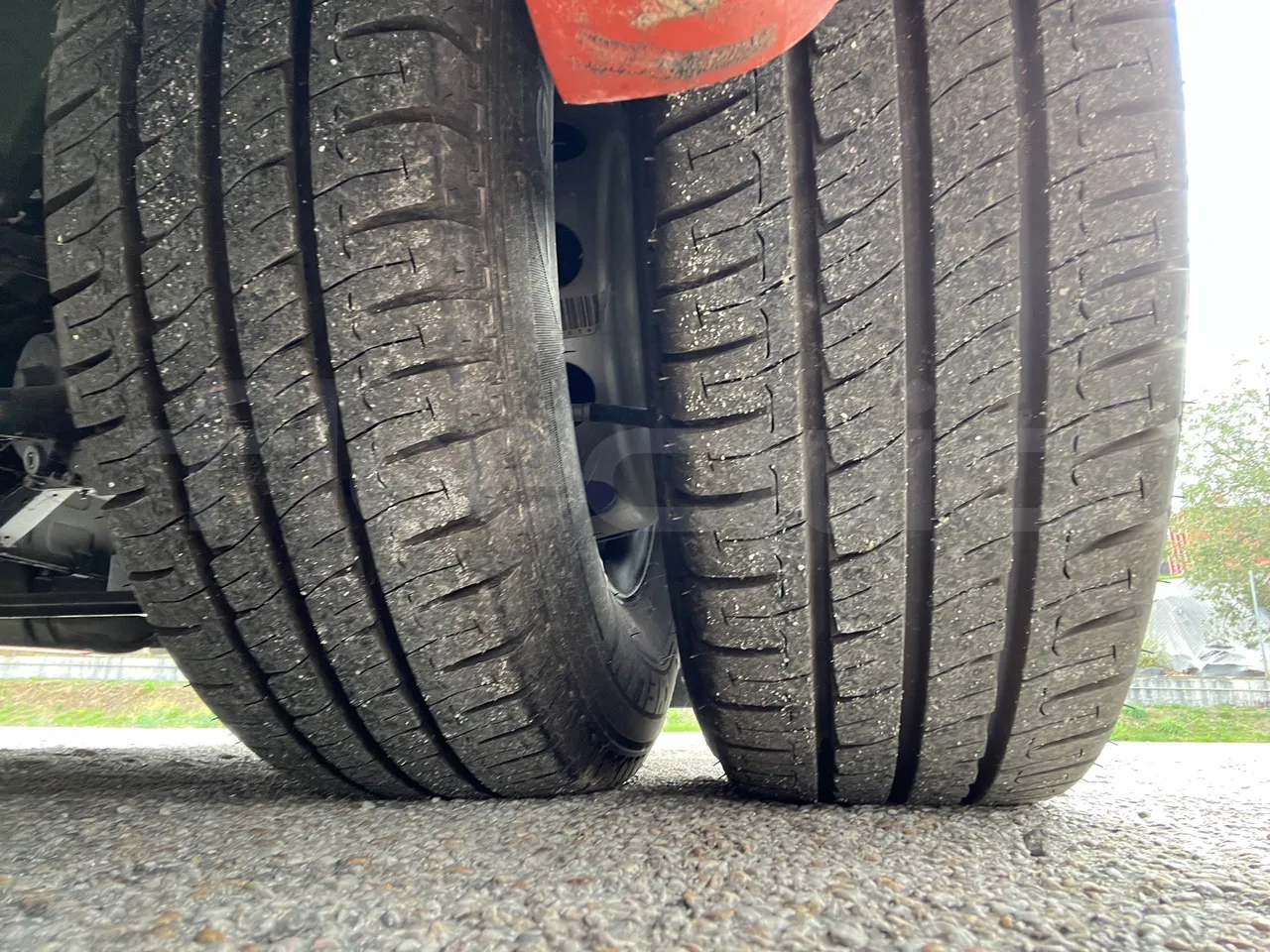 Iveco Daily - Second Axle Left Side: Tyre Tread