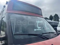 Iveco Daily - Windscreen From Right Side