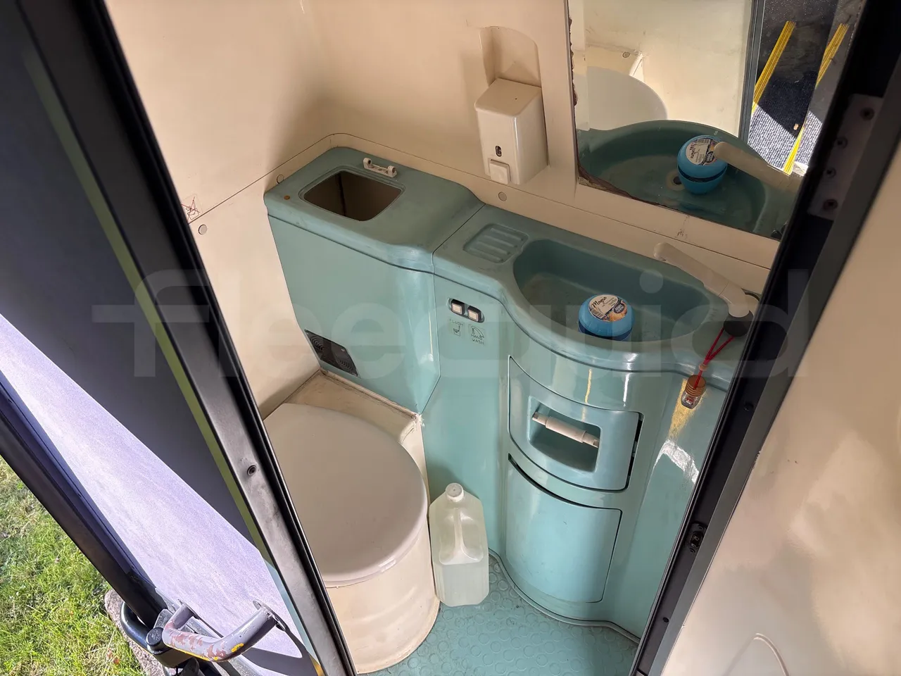 Temsa Opalin BGI9-EURO4-206kwH-8,4m - toilette accessories photo