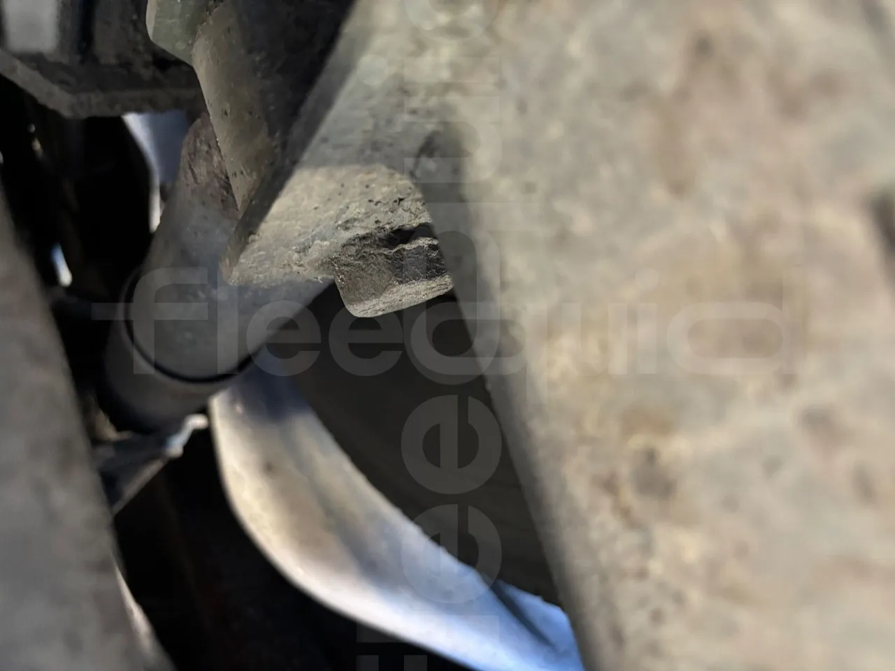 Temsa Opalin BGI9-EURO4-206kwH-8,4m - axle 2 shock absorbers 1 left